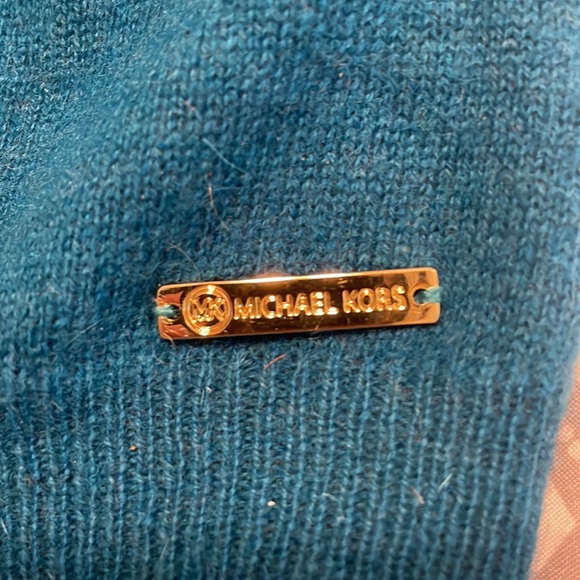 Michale Kors teal beanie - Picture 2 of 4